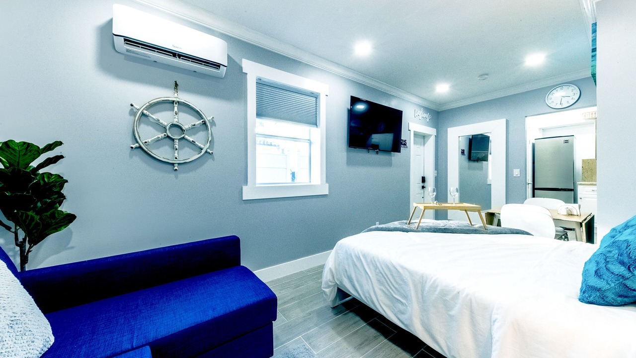 Photo of Bedroom in Royal Poinciana