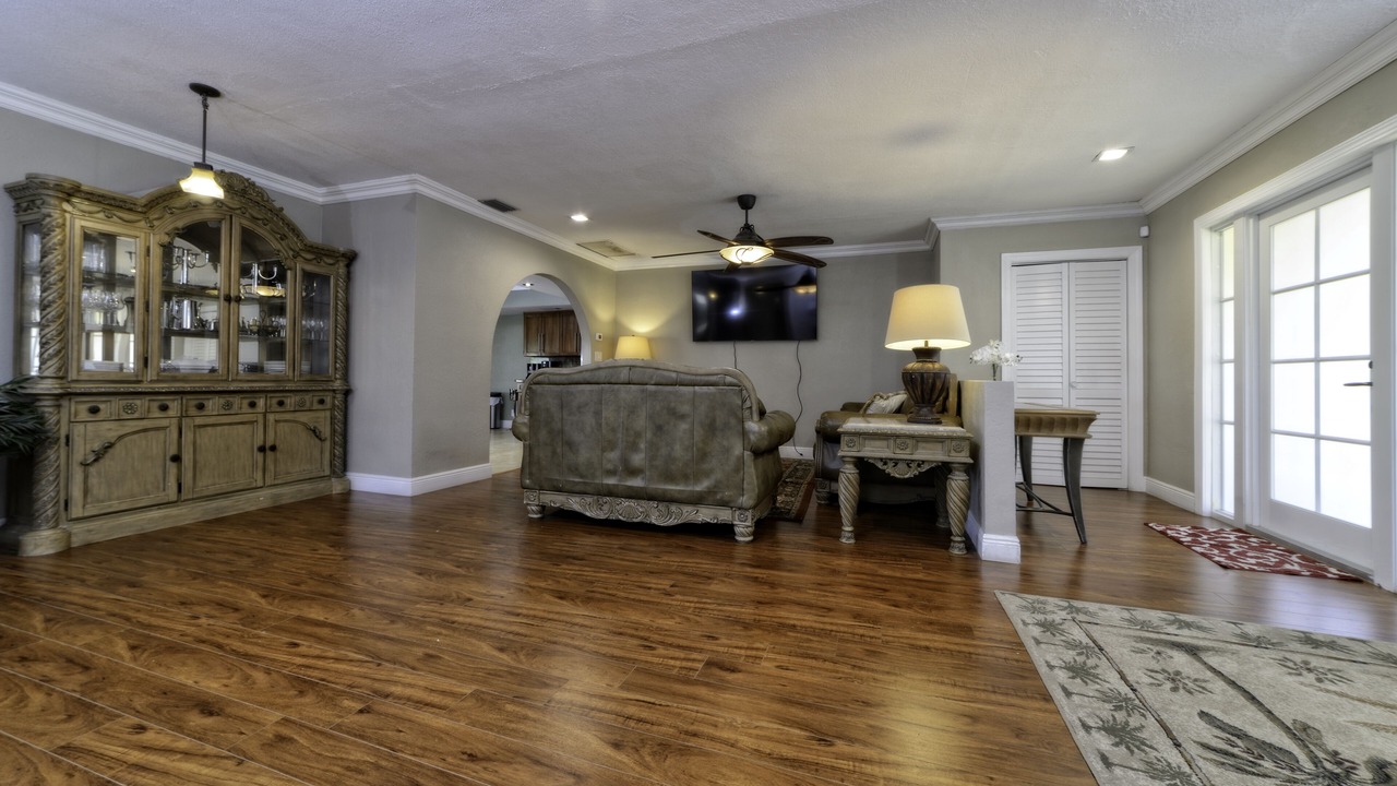 Photo of Livingroom in Cooper City