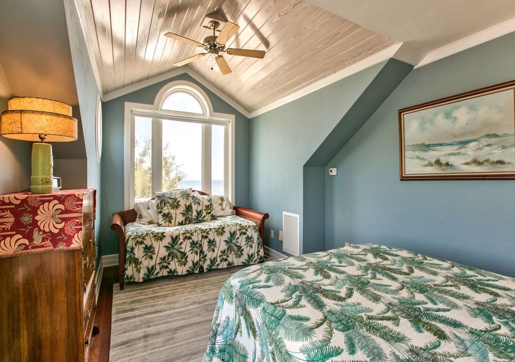 Photo of Bedroom in Panacea