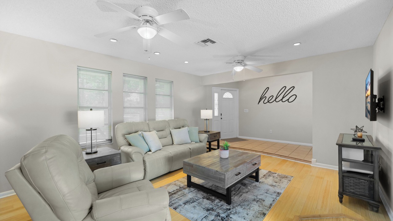 Photo of Livingroom in Caloosahatchee