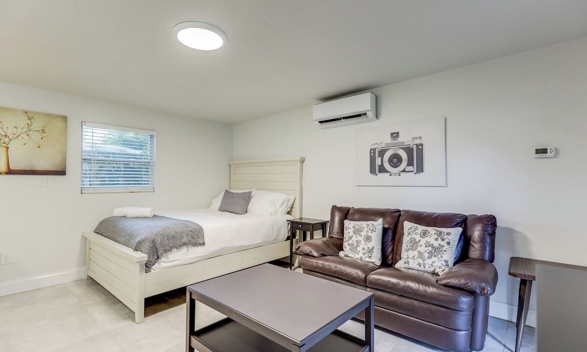 Photo of Bedroom in River Oaks