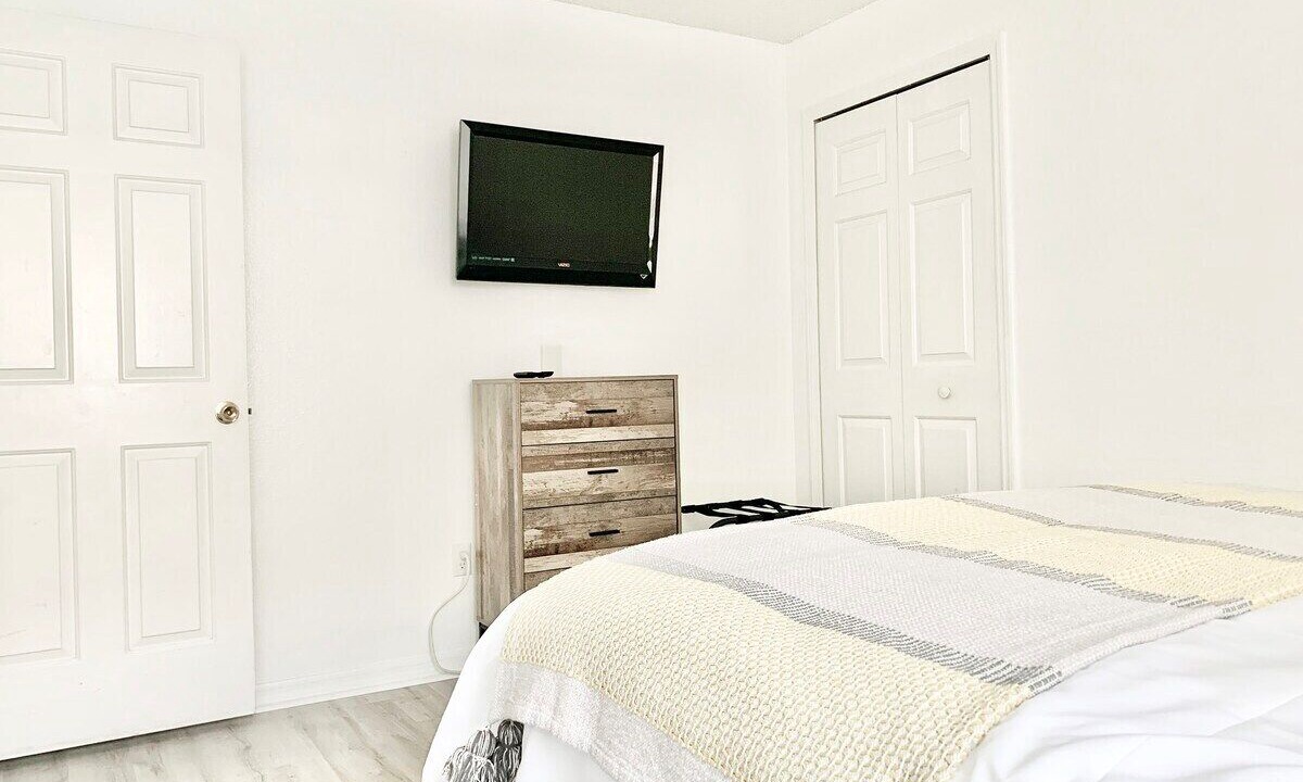Photo of Bedroom in Lindfields