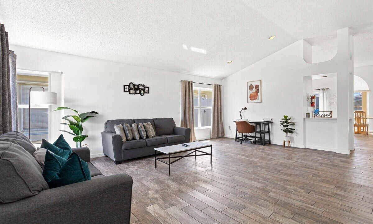 Photo of Livingroom in Lindfields