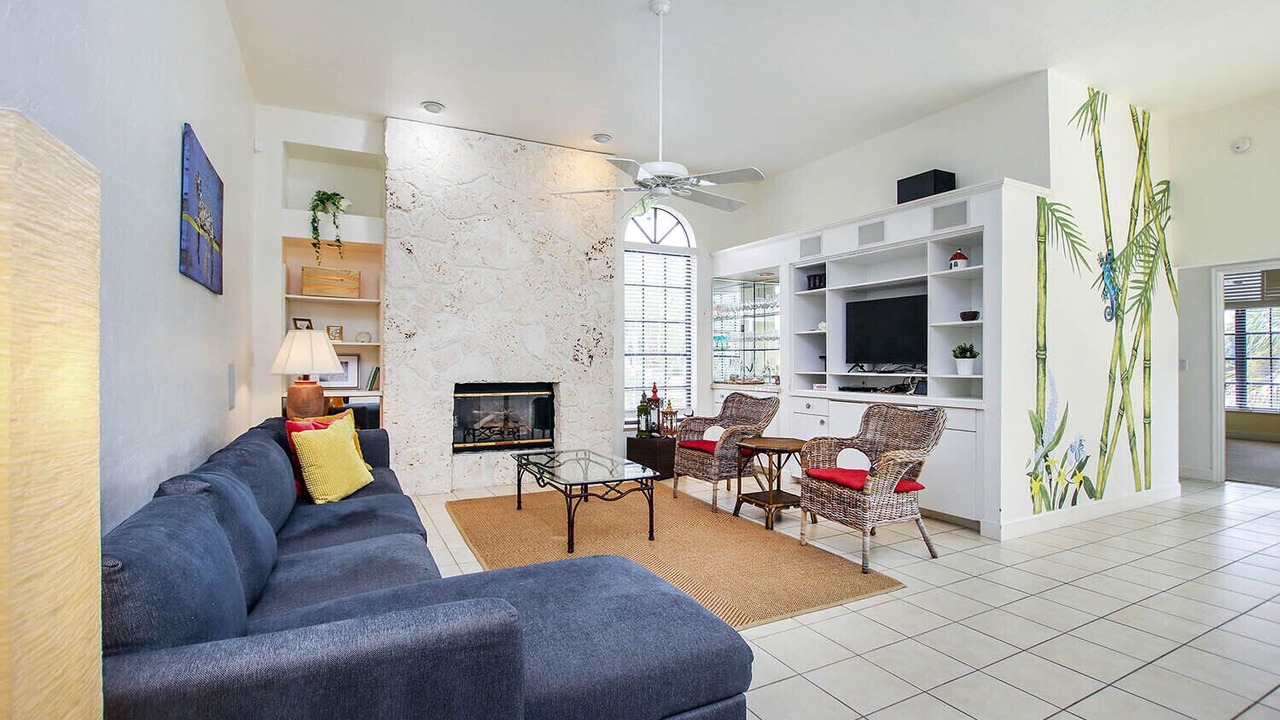 Photo of Livingroom in Beachview Country Club Estates