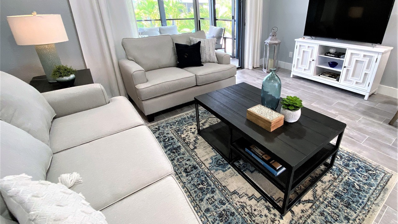 Photo of Livingroom in Mid Island
