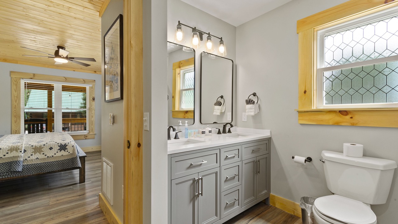 Photo of Bathroom in Maggie Valley