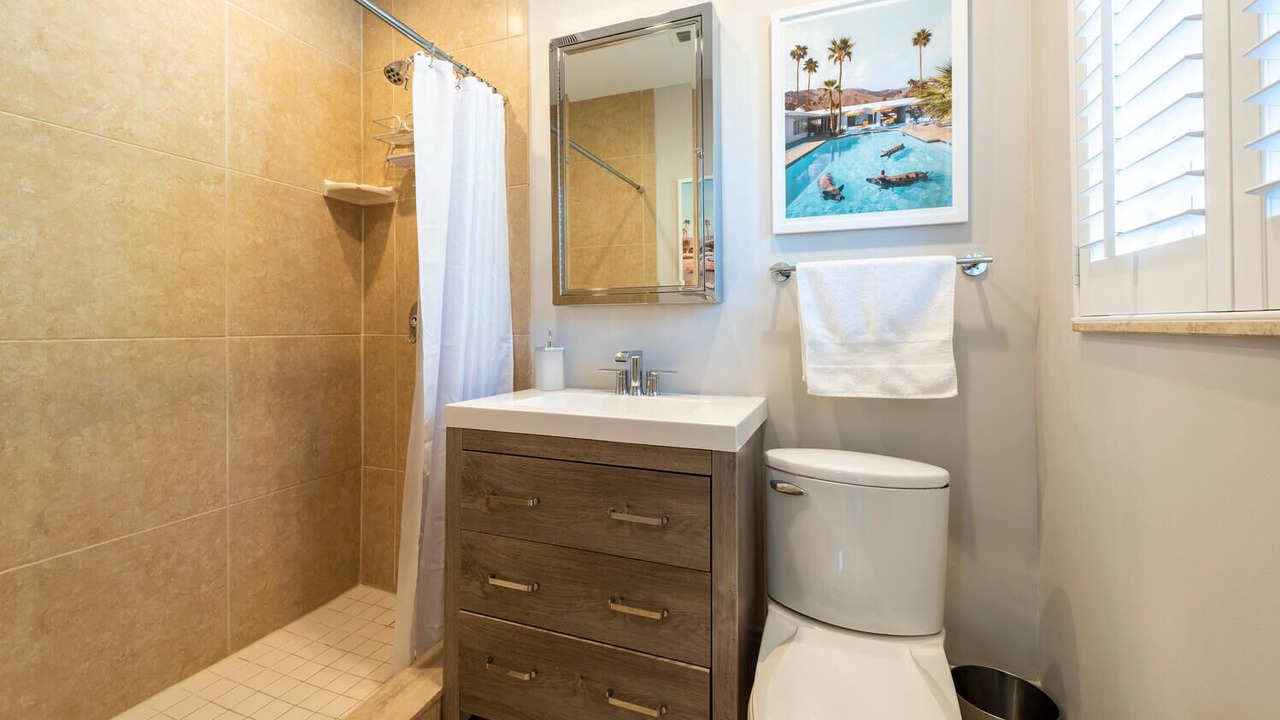 Photo of Bathroom in Poinsettia Heights