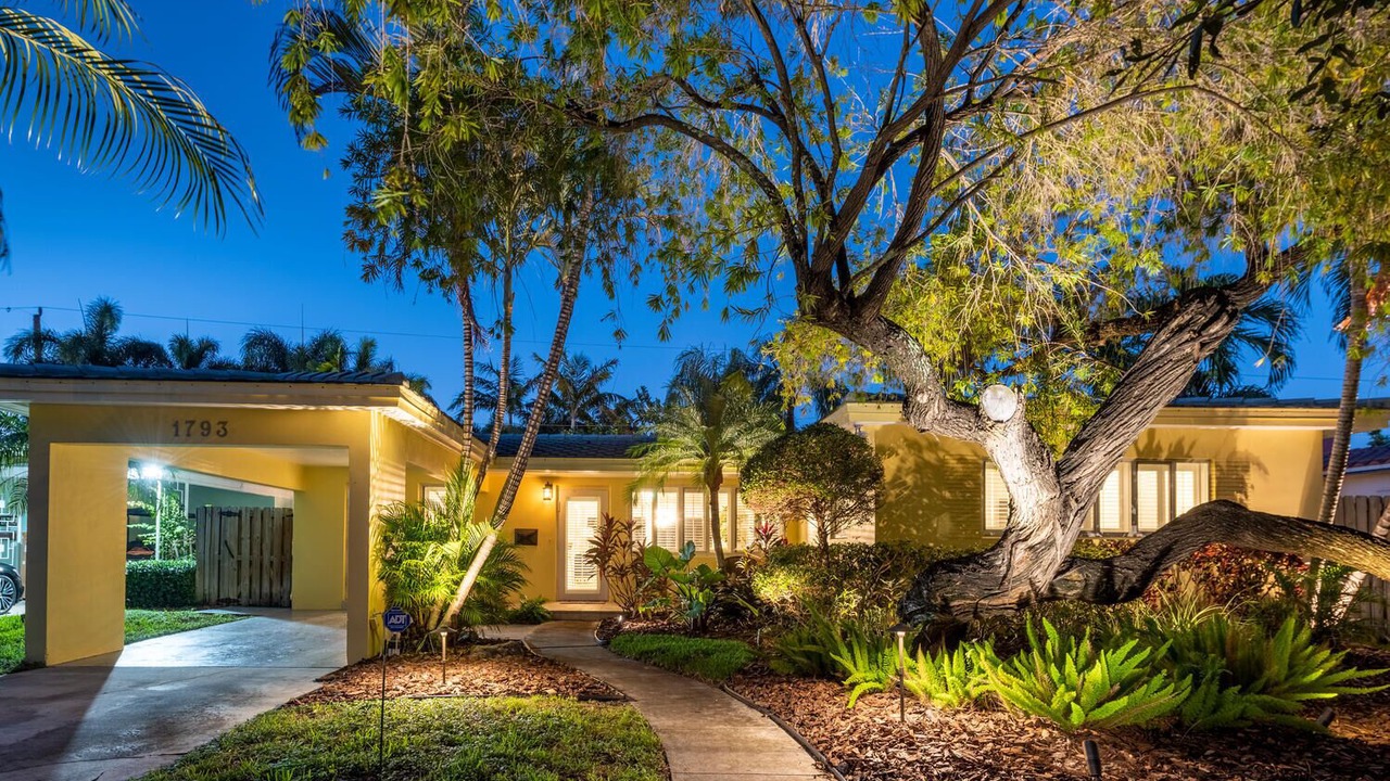Photo of Others in Poinsettia Heights
