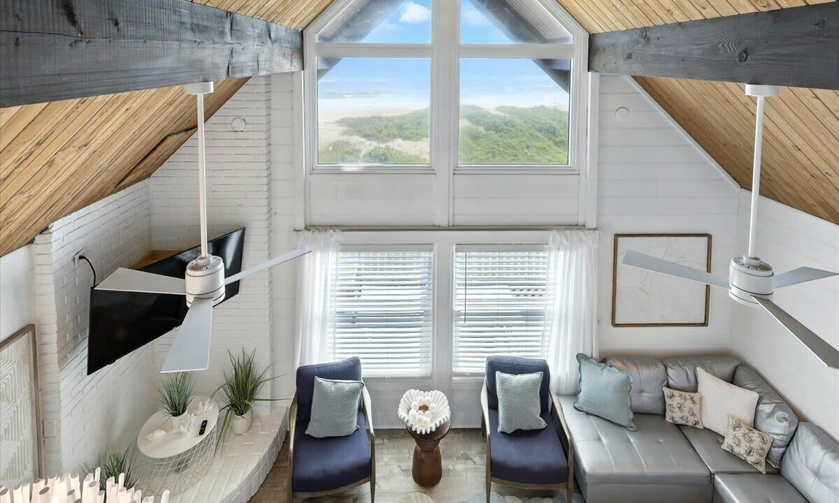 Photo of Livingroom in Marineland Acres