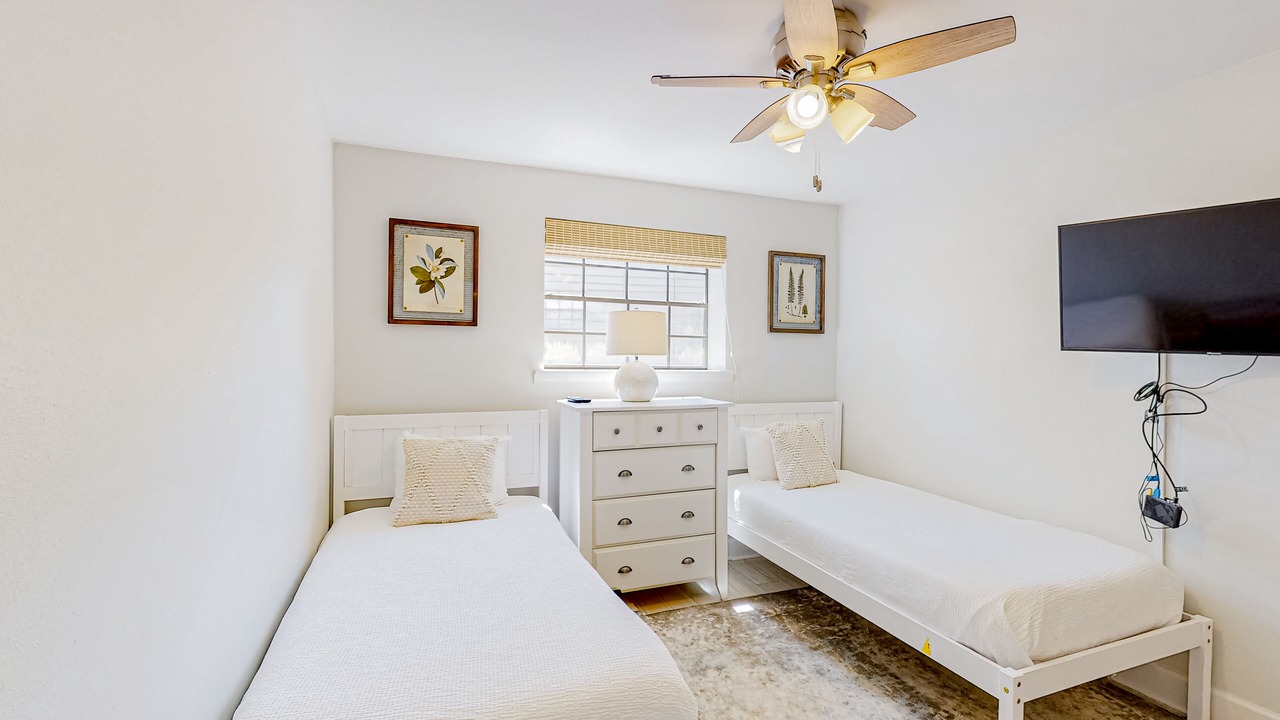 Photo of Bedroom in Miramar Beach