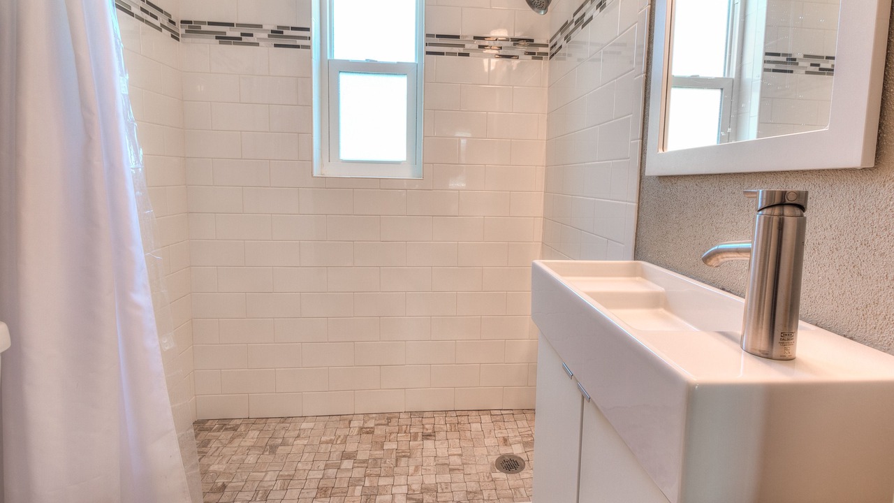 Photo of Bathroom in Treasure Island