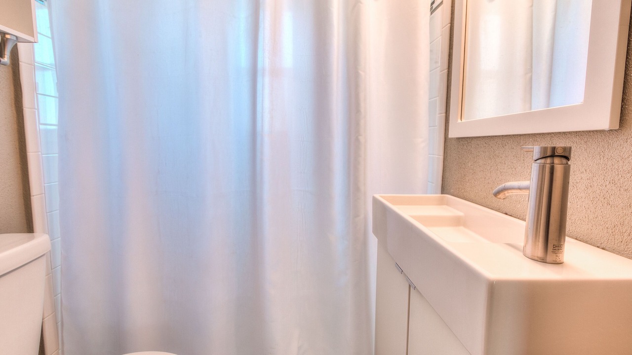 Photo of Bathroom in Treasure Island