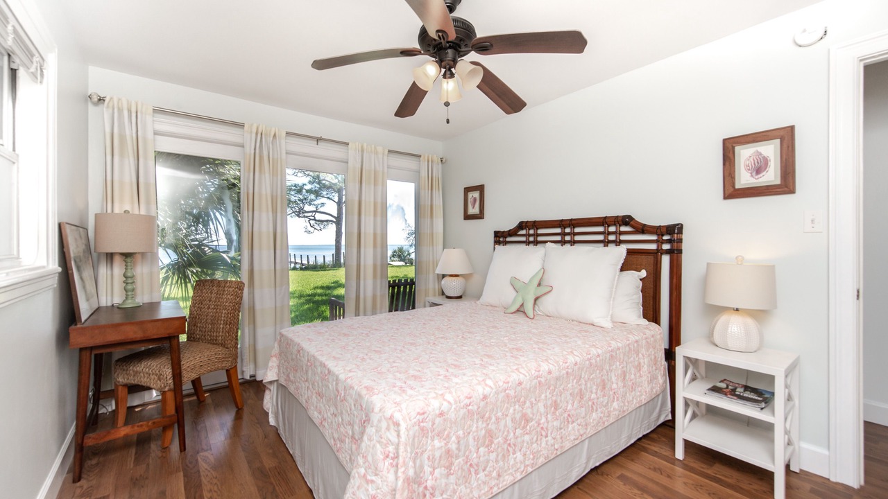 Photo of Bedroom in Apalachicola
