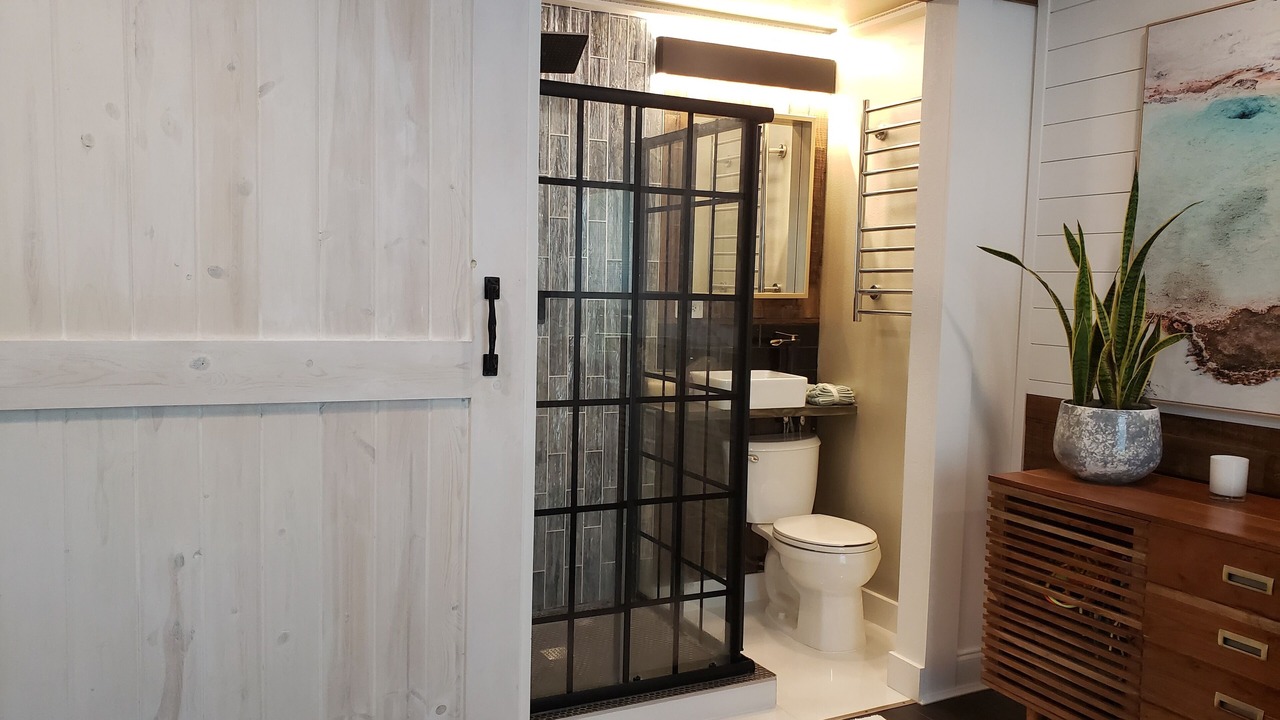 Photo of Bathroom in United Central