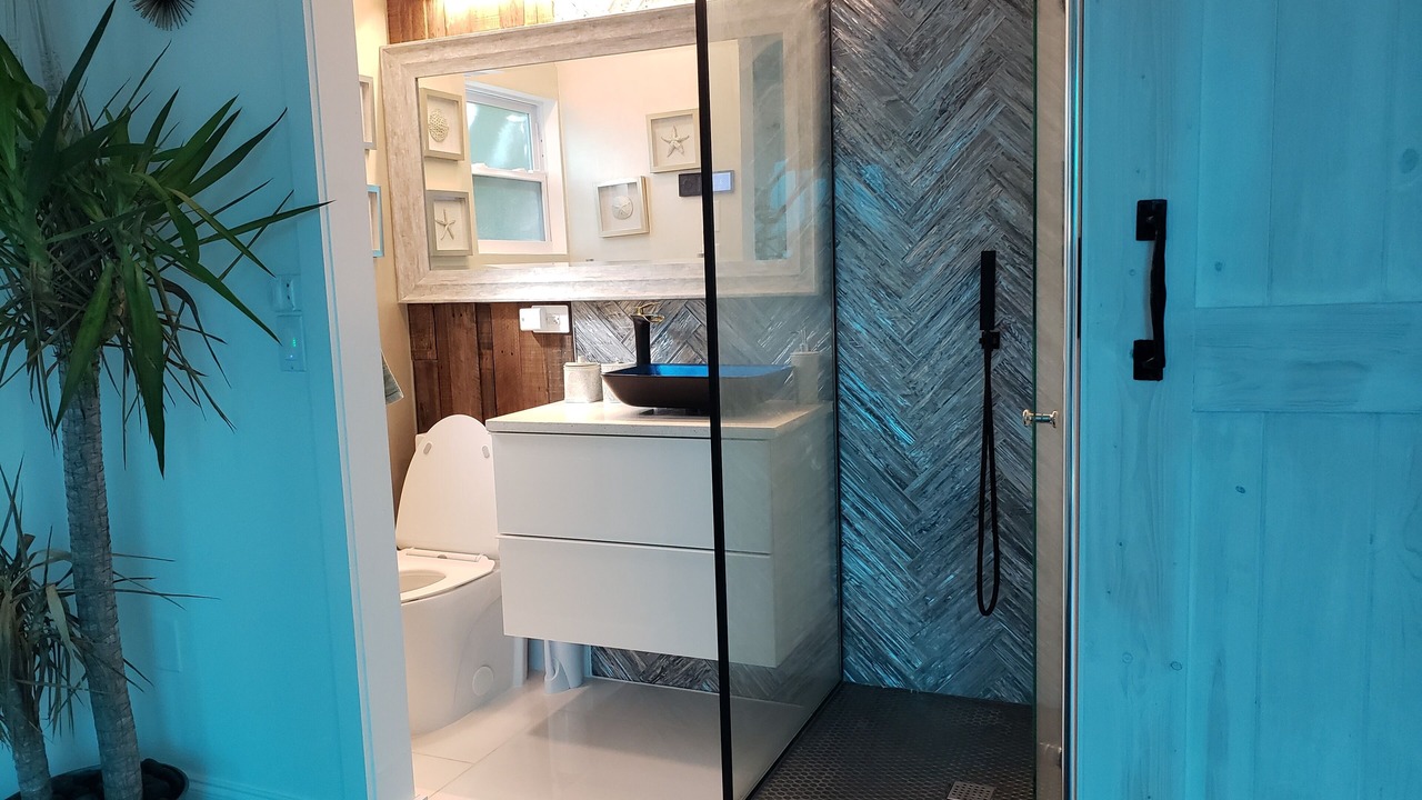 Photo of Bathroom in United Central
