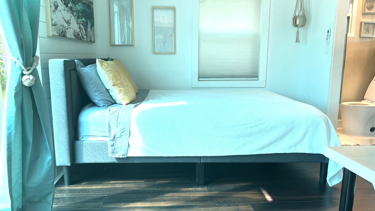 Photo of Bedroom in United Central