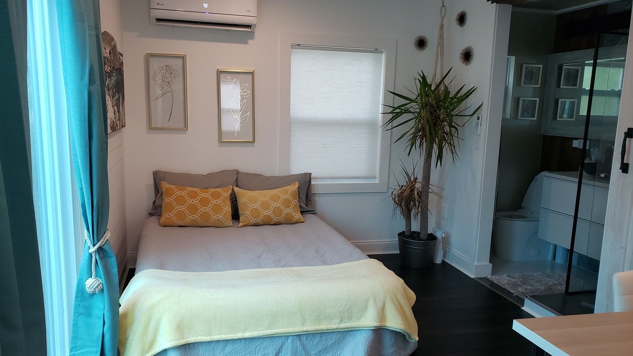 Photo of Bedroom in United Central