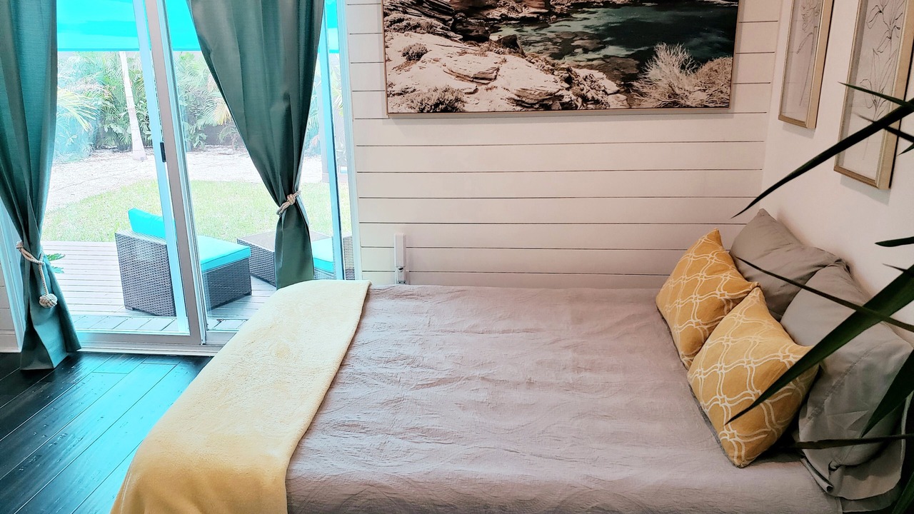 Photo of Bedroom in United Central