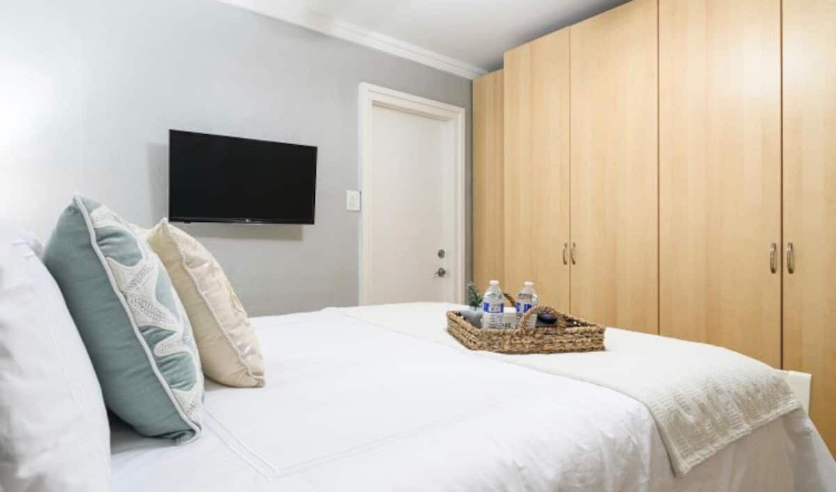 Photo of Bedroom in Cypress Point