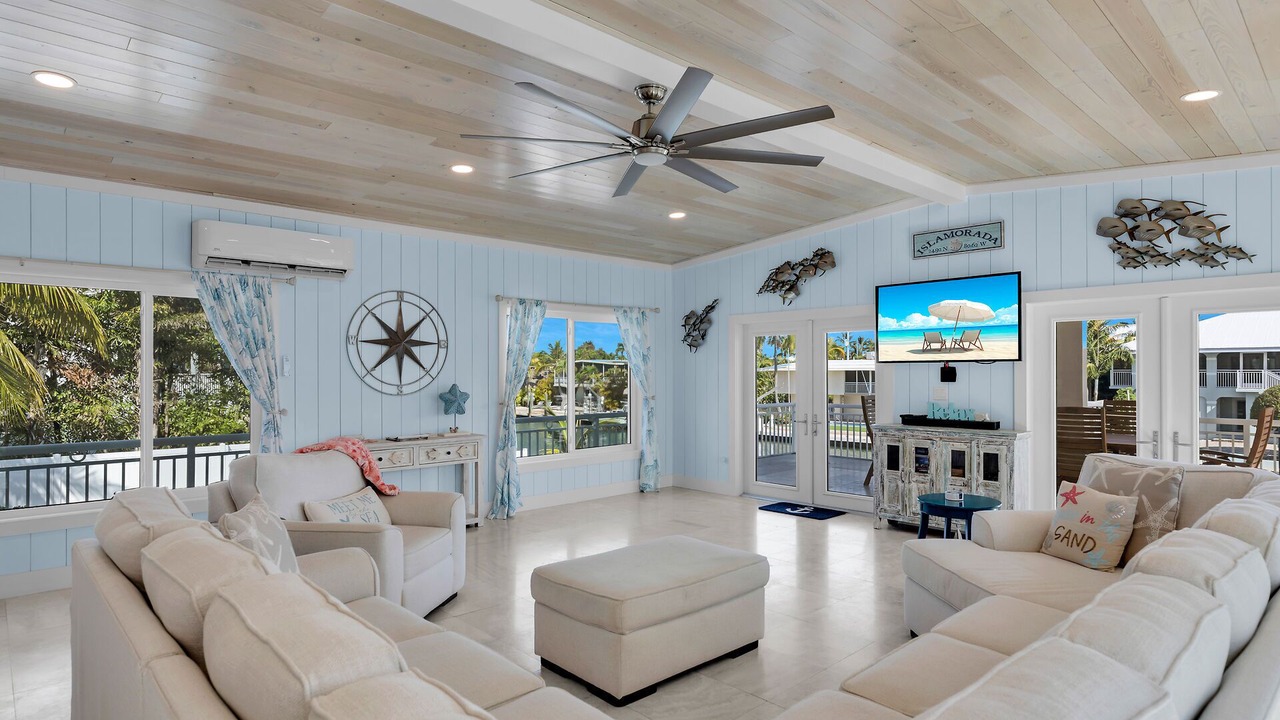 Photo of Livingroom in Venetian Shores
