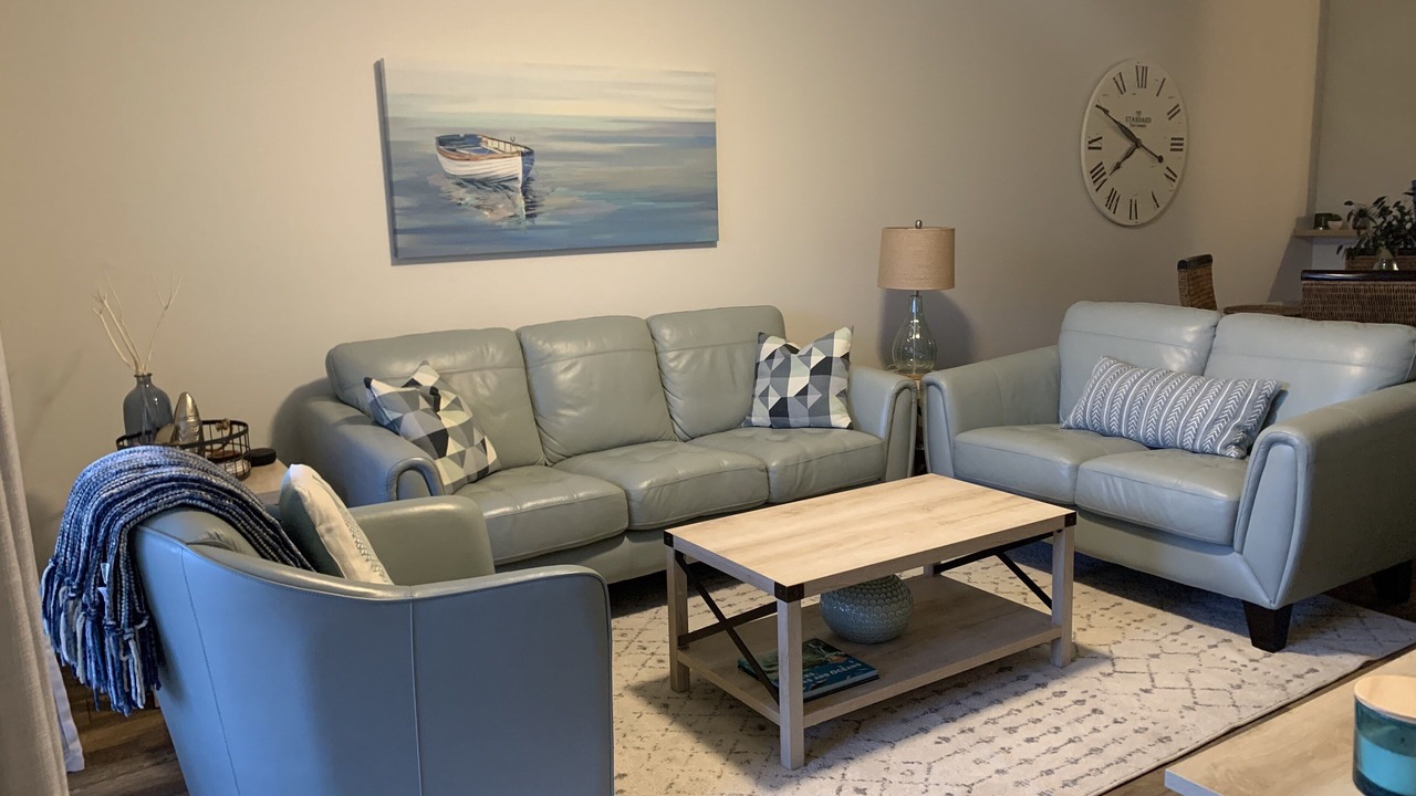 Photo of Livingroom in Suwannee