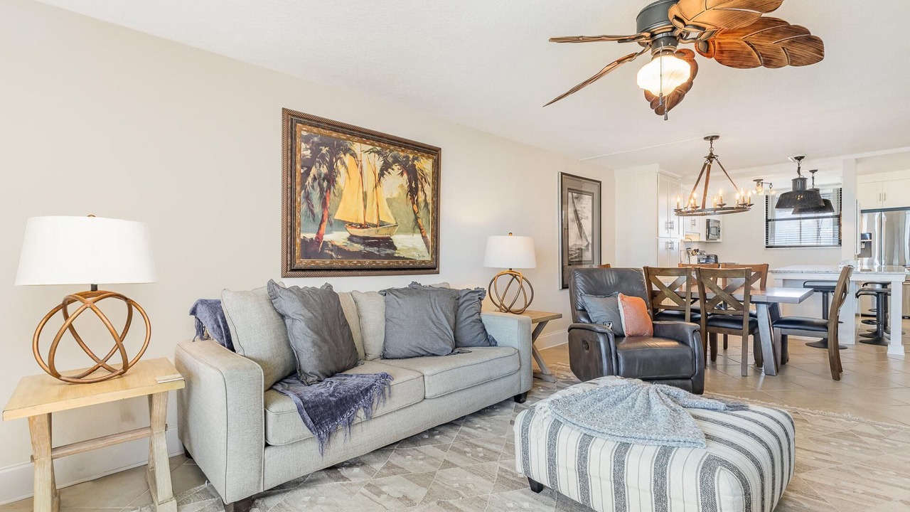 Photo of Livingroom in Crescent Beach