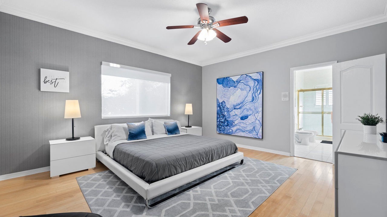Photo of Bedroom in Ludlam
