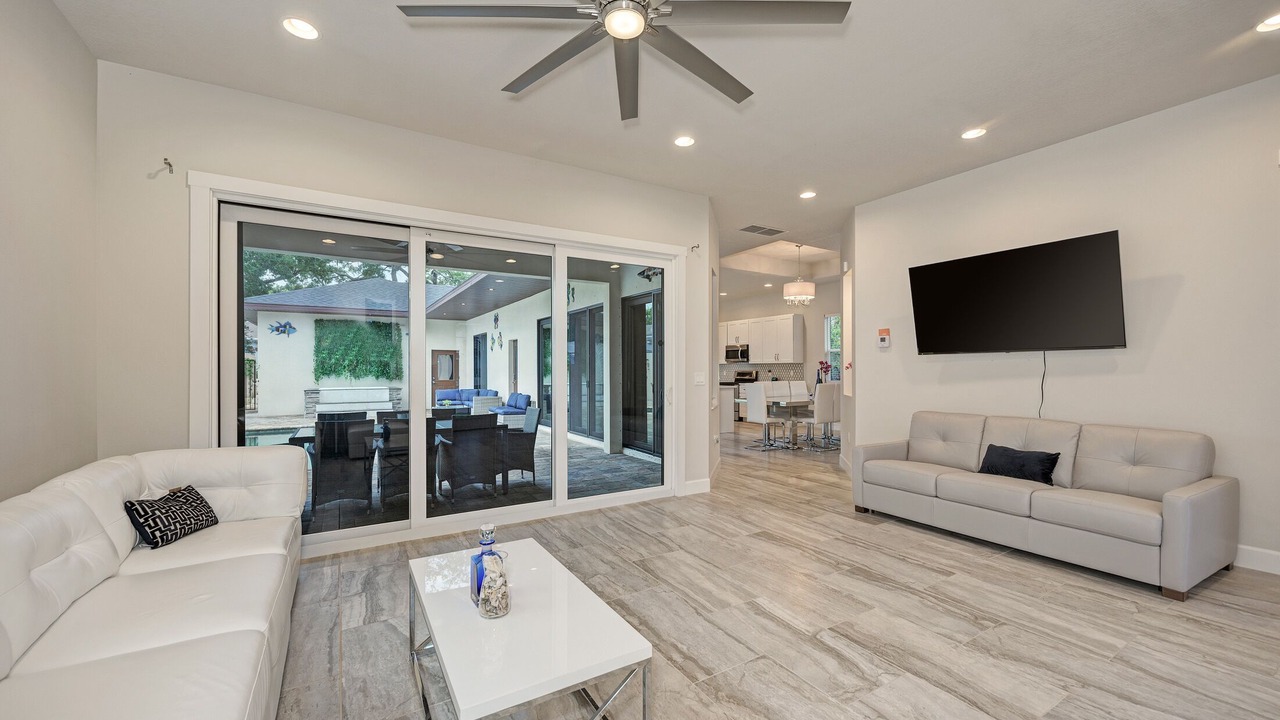 Photo of Livingroom in Gillespie Park
