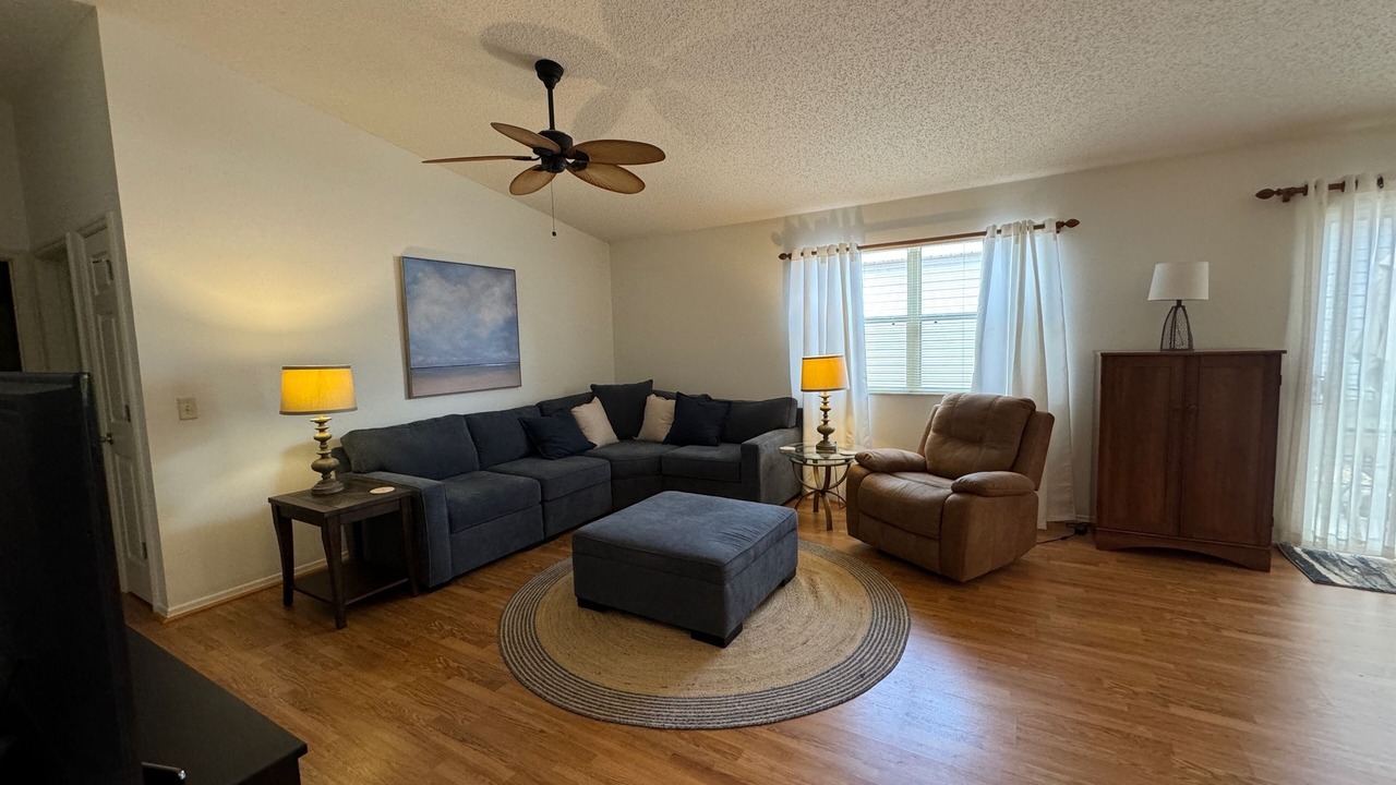 Photo of Livingroom in Duval
