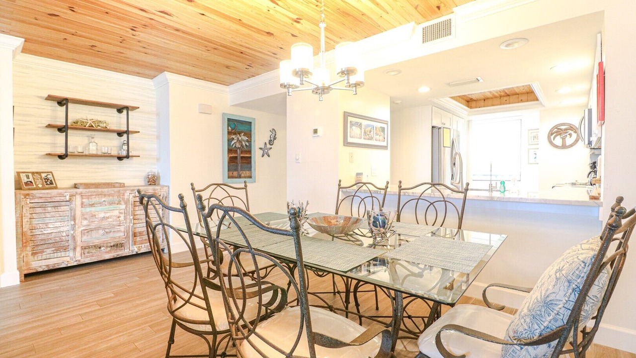 Photo of Bedroom in Butler Beach