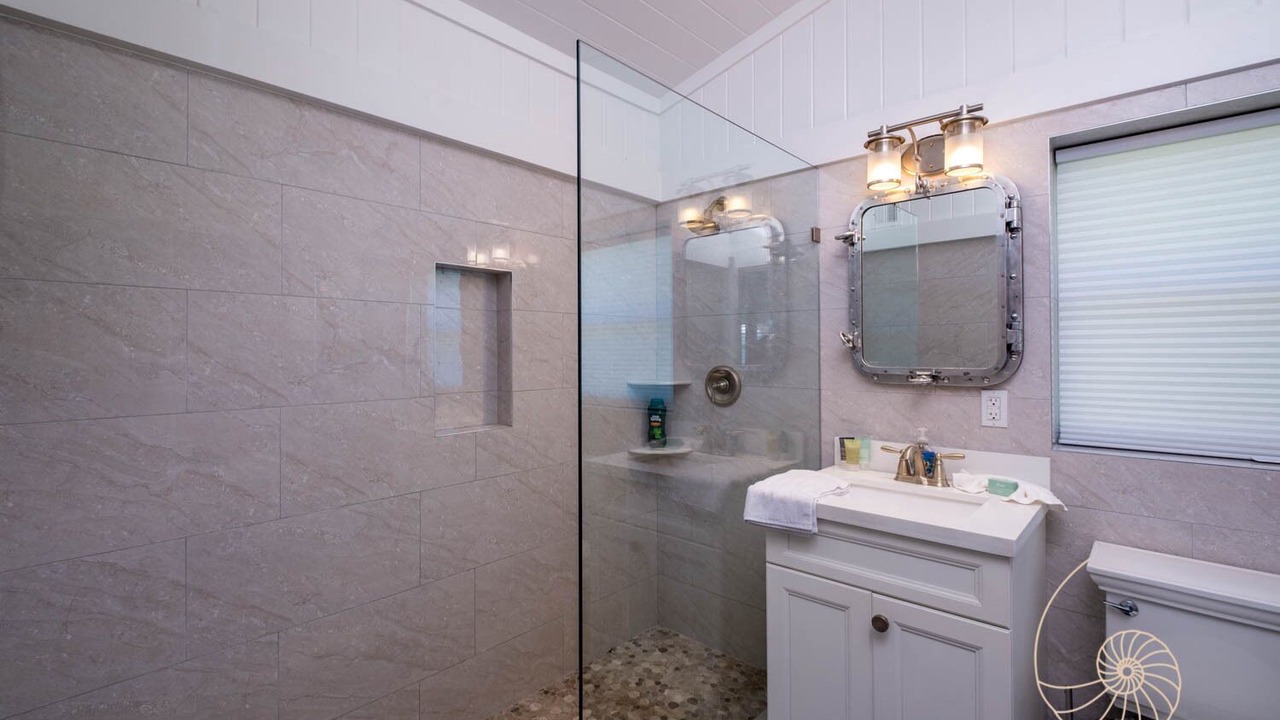 Photo of Bathroom in Islamorada