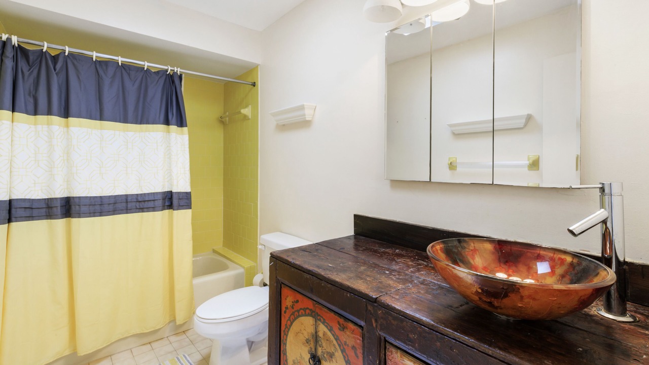 Photo of Bathroom in Indian Beach Sapphire Shores