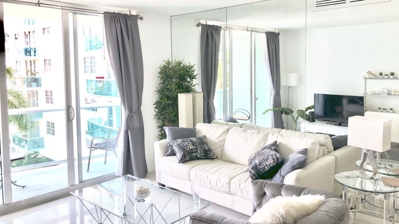 Photo of Livingroom in Hollywood South Central Beach