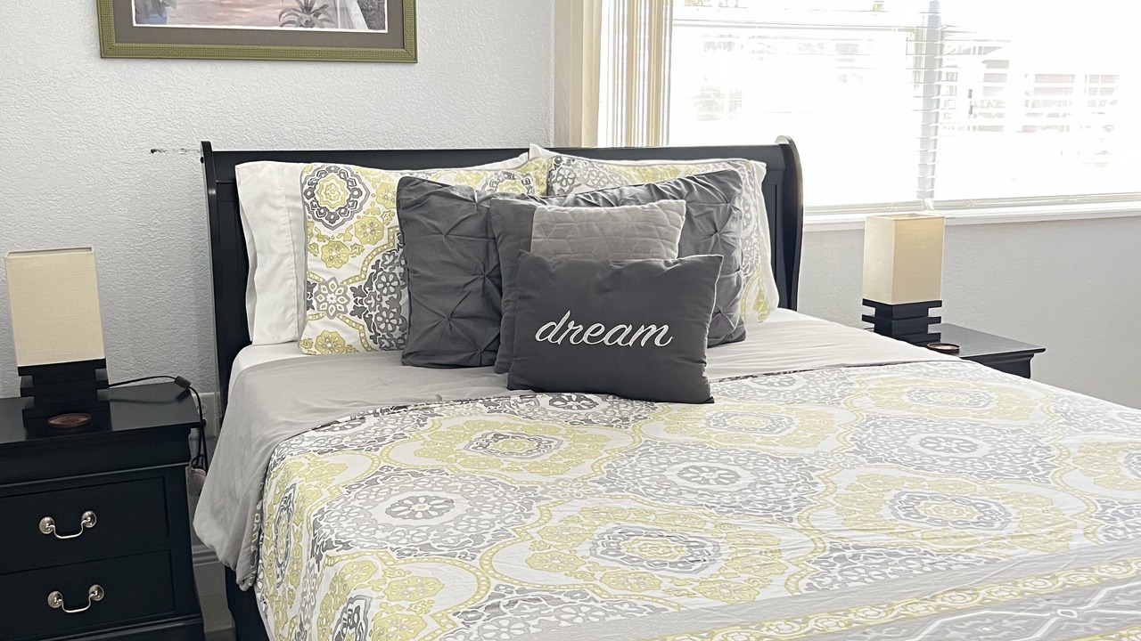 Photo of Bedroom in Lake Magdalene