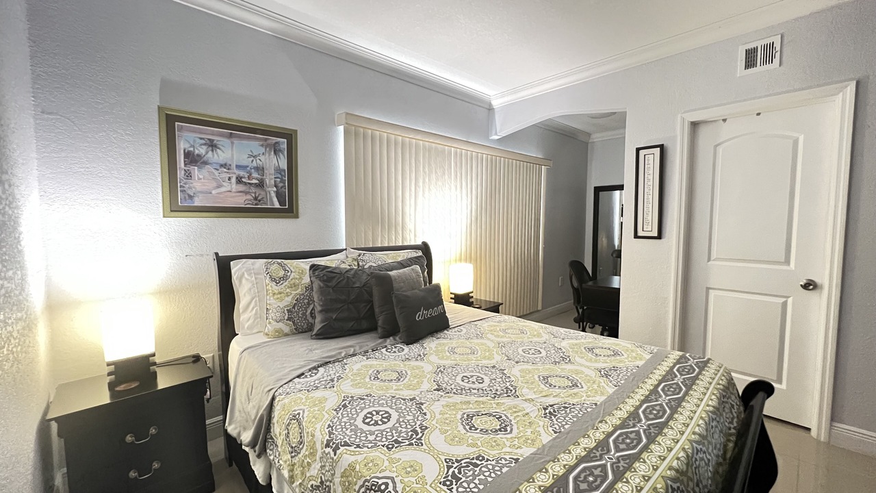 Photo of Bedroom in Lake Magdalene