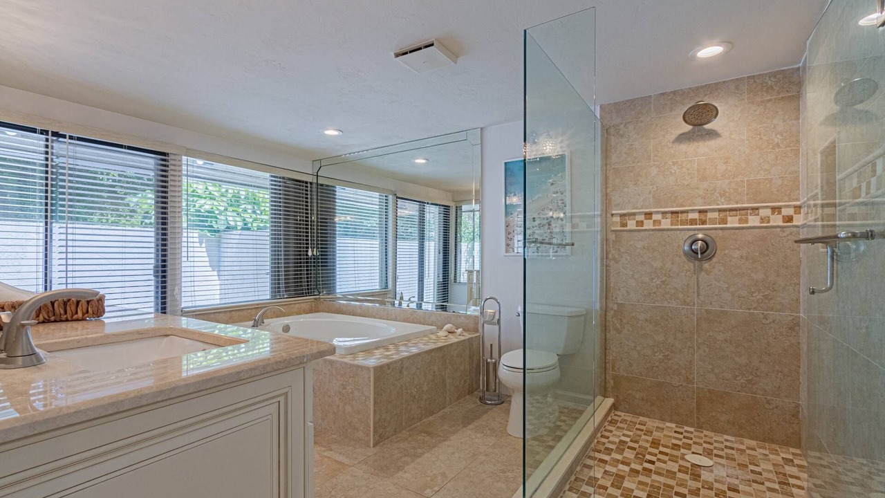 Photo of Bathroom in Kings Lake