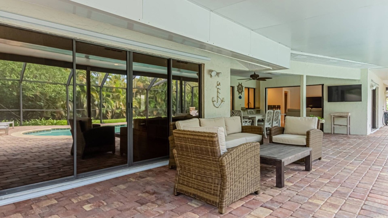 Photo of Patio Balcony in Kings Lake