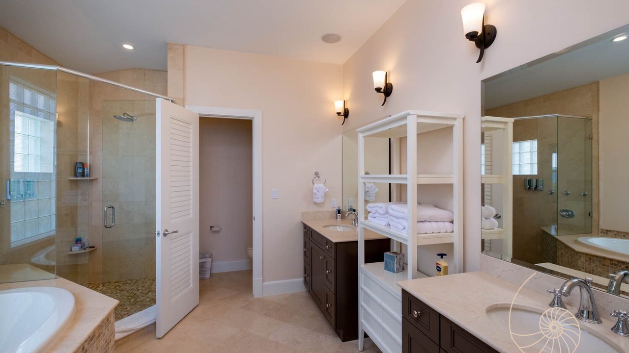 Photo of Bathroom in Islamorada