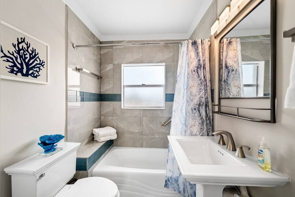 Photo of Bathroom in Orlando Beach