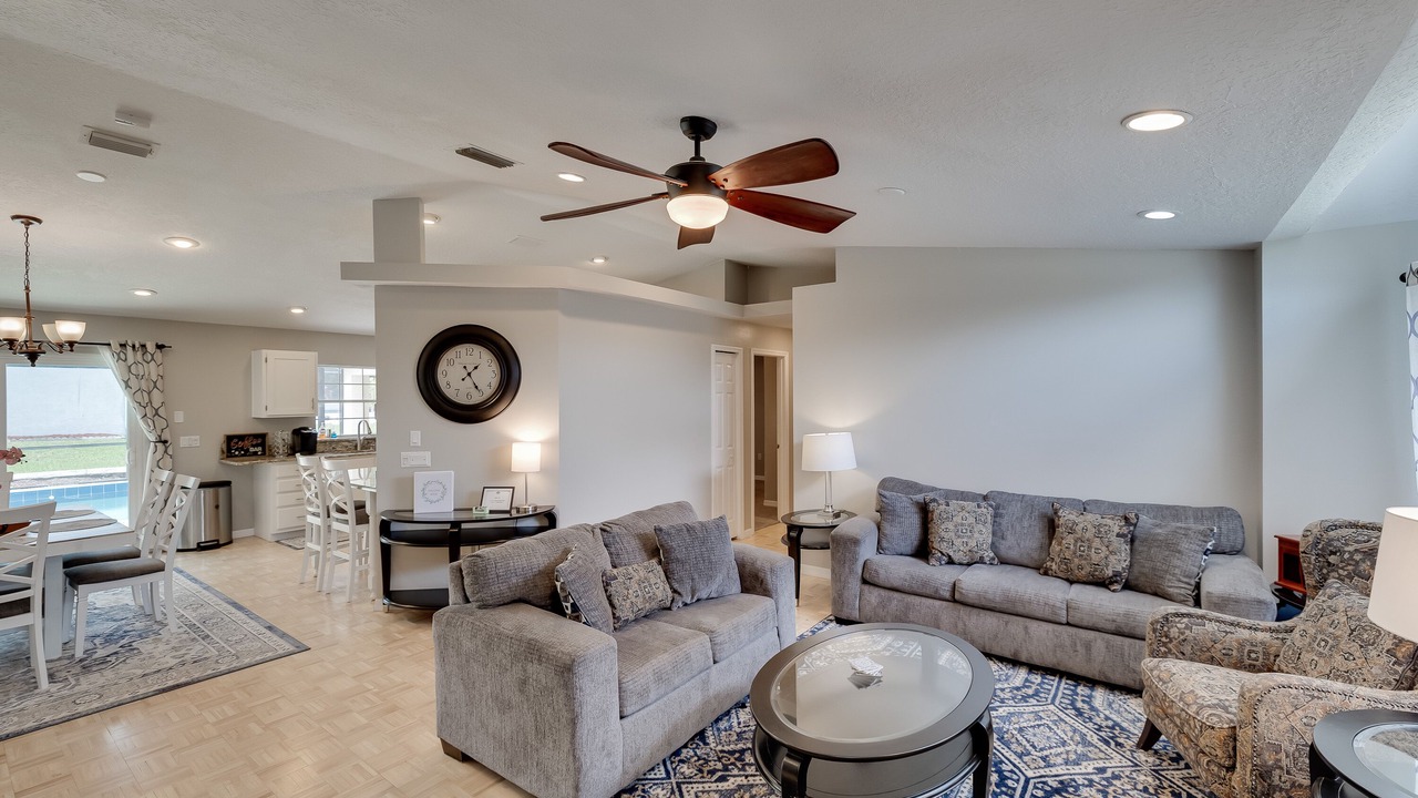 Photo of Livingroom in Hoffmann Hills