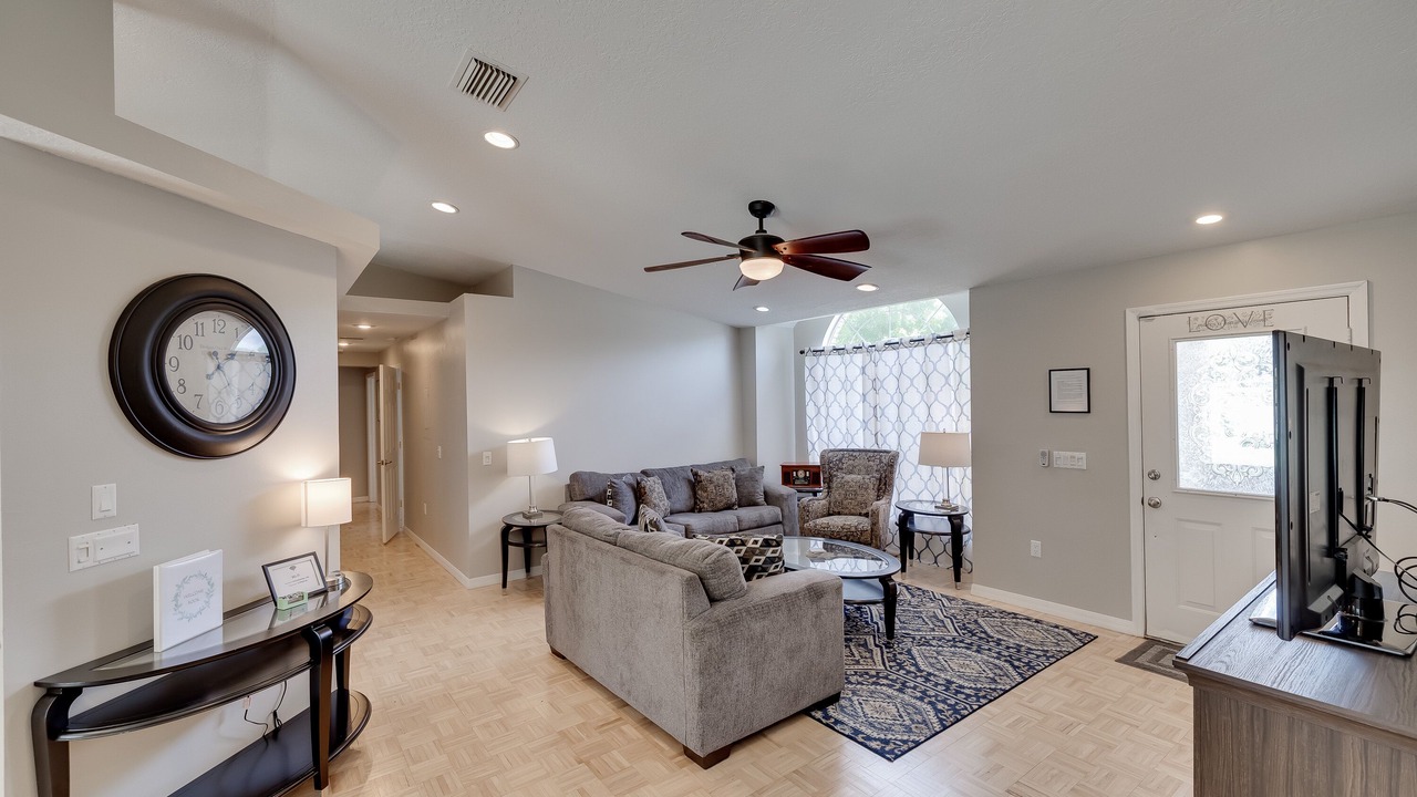 Photo of Livingroom in Hoffmann Hills