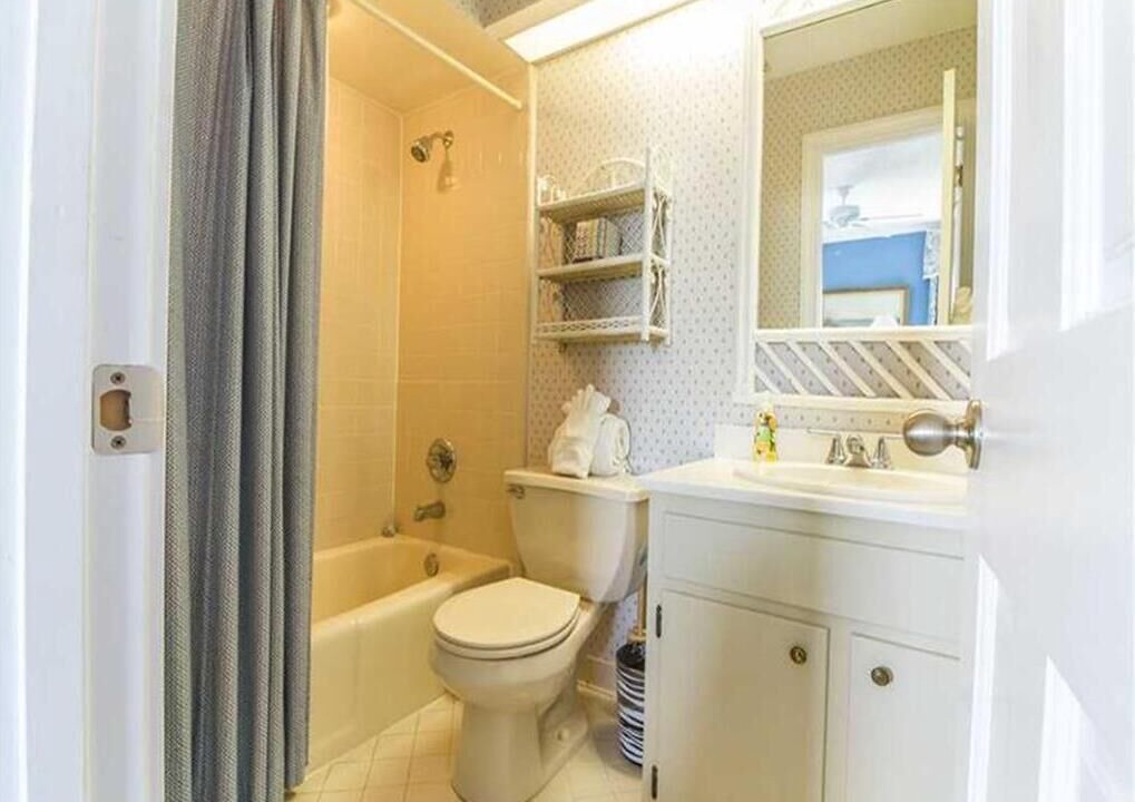 Photo of Bathroom in Sawgrass