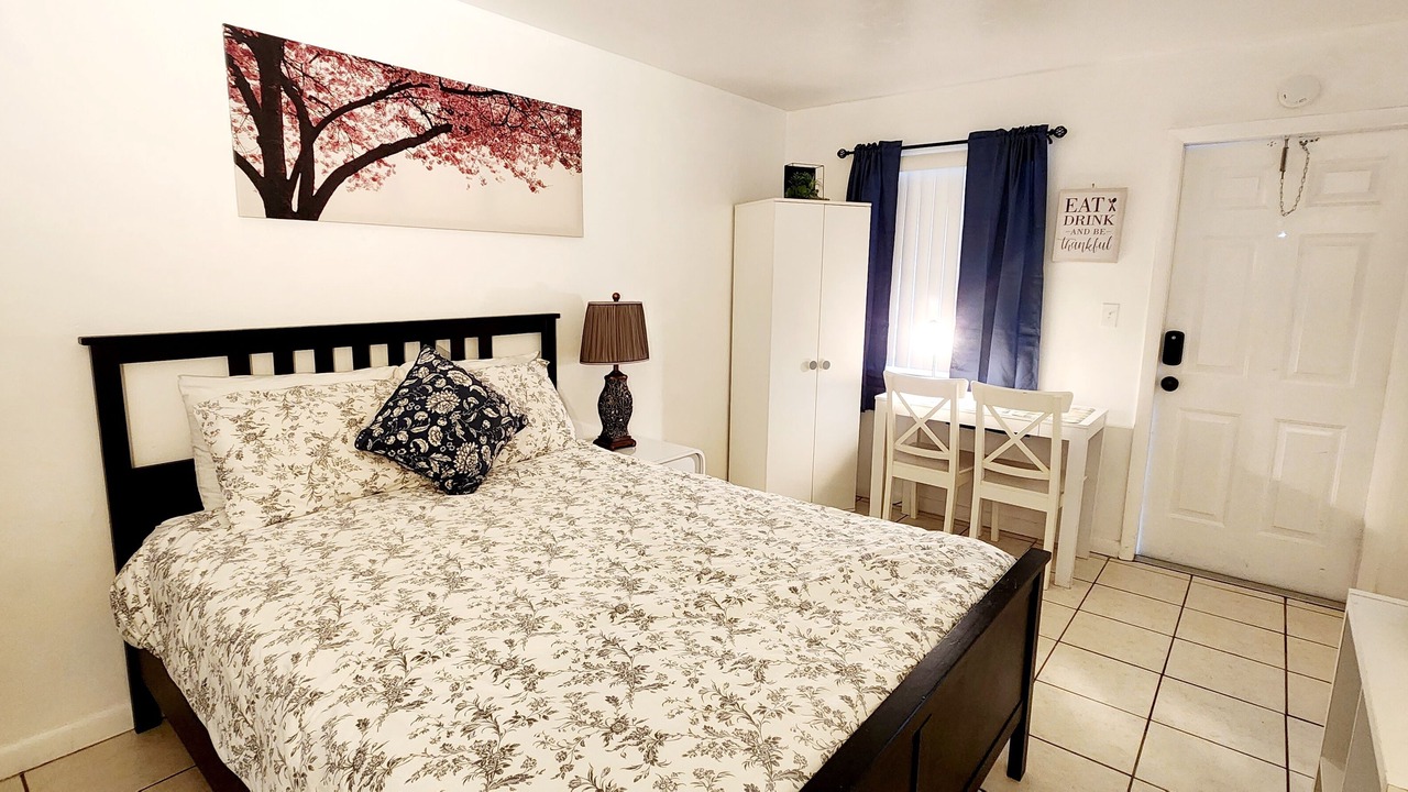 Photo of Bedroom in Royal Poinciana