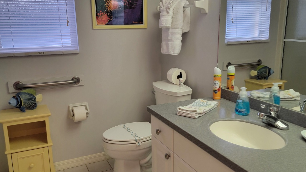 Photo of Bathroom in Caloosahatchee
