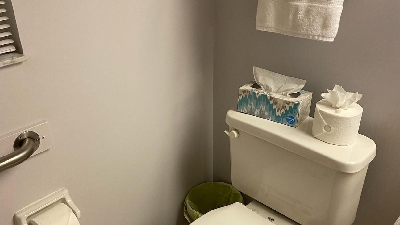Photo of Bathroom in Caloosahatchee