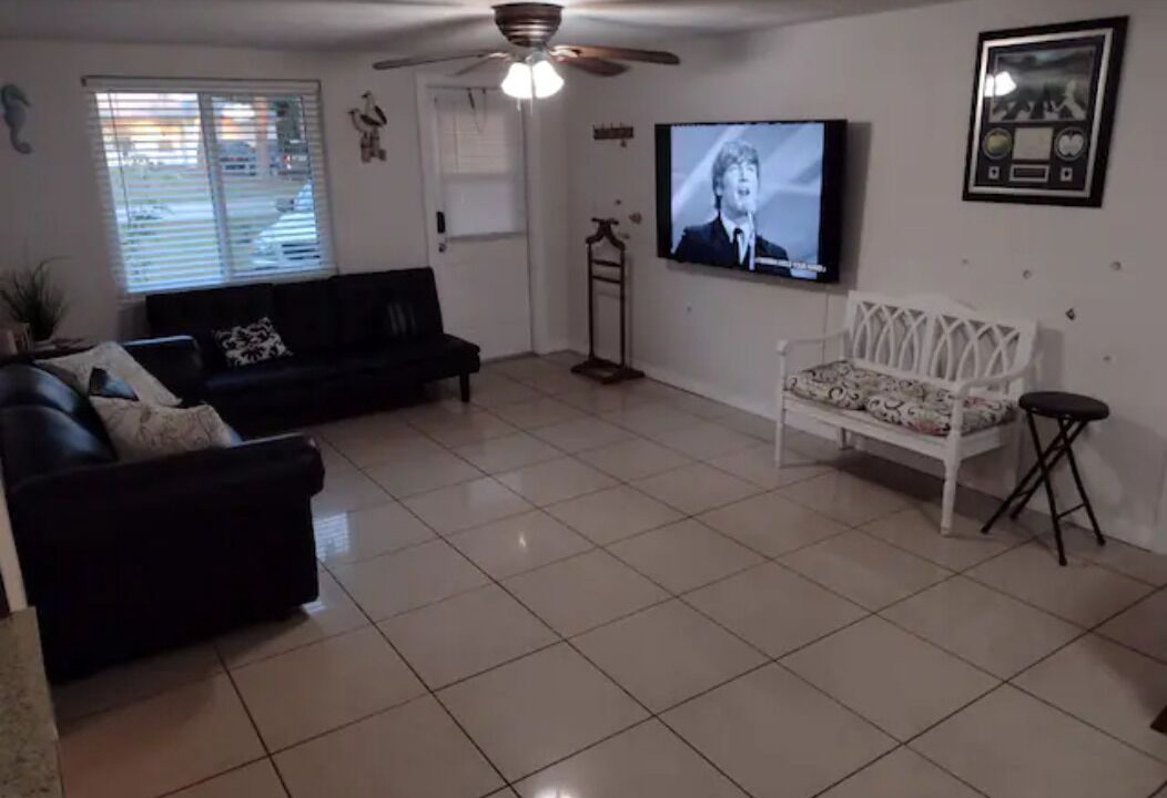Photo of Livingroom in Englewood South