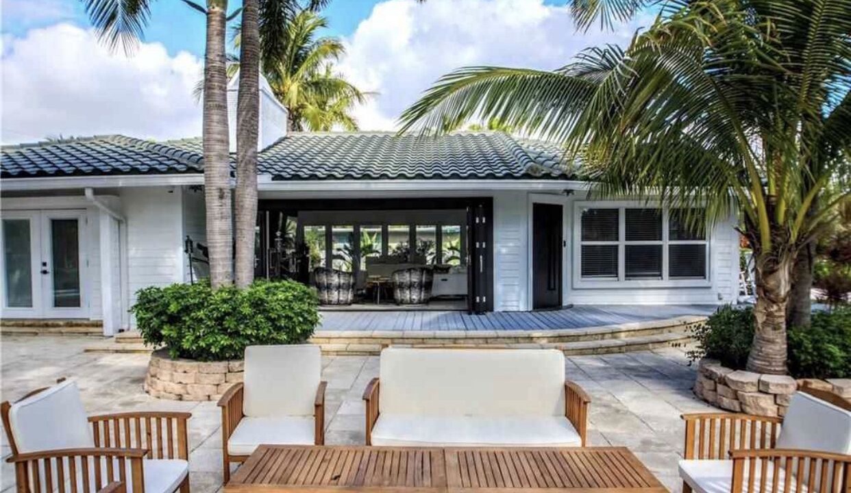 Photo of Patio Balcony in Harbor Beach