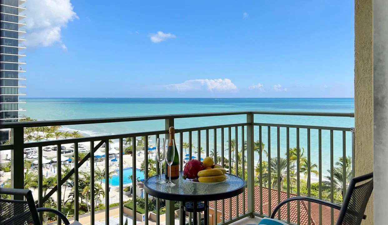 Photo of Outdoor in Hallandale Beach