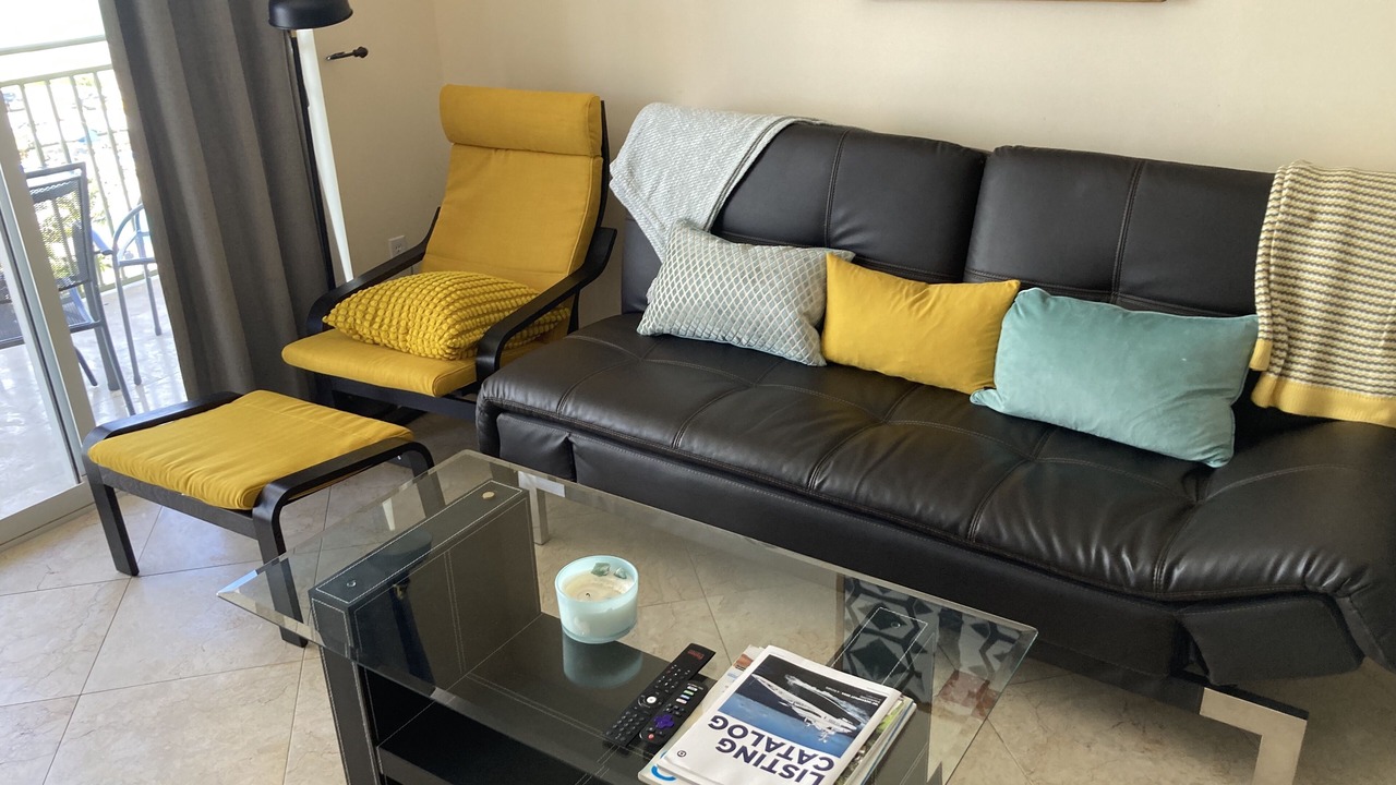 Photo of Livingroom in Hallandale Beach