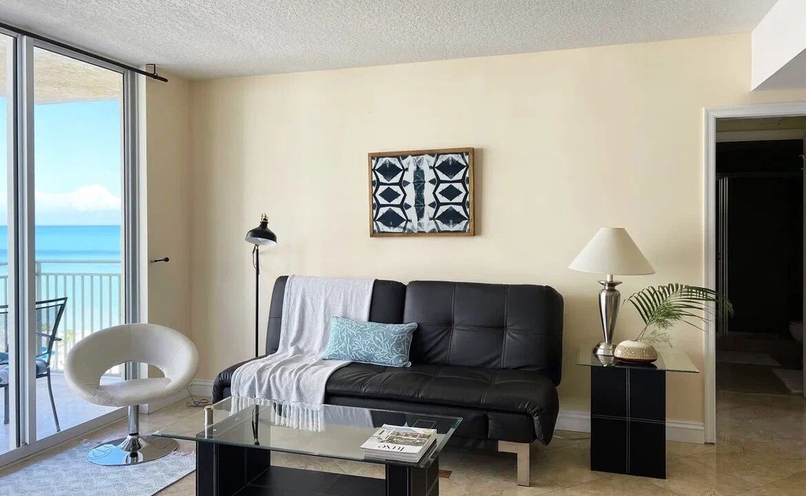 Photo of Livingroom in Hallandale Beach